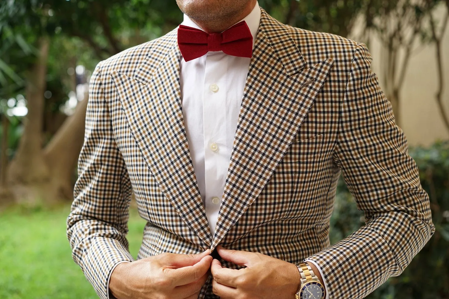 Apple Maroon Linen Bow Tie