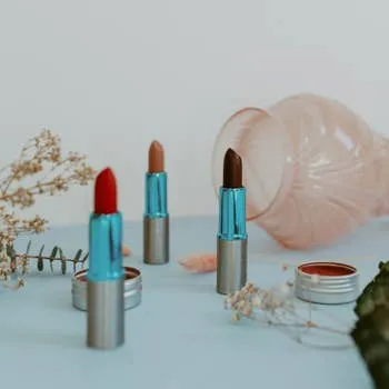 Tin Feather Lipstick